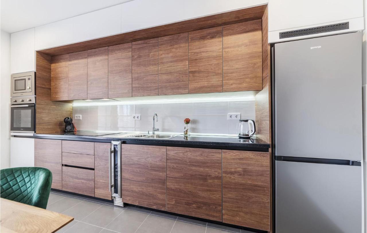 Amazing Apartment In Premantura With Kitchen מראה חיצוני תמונה