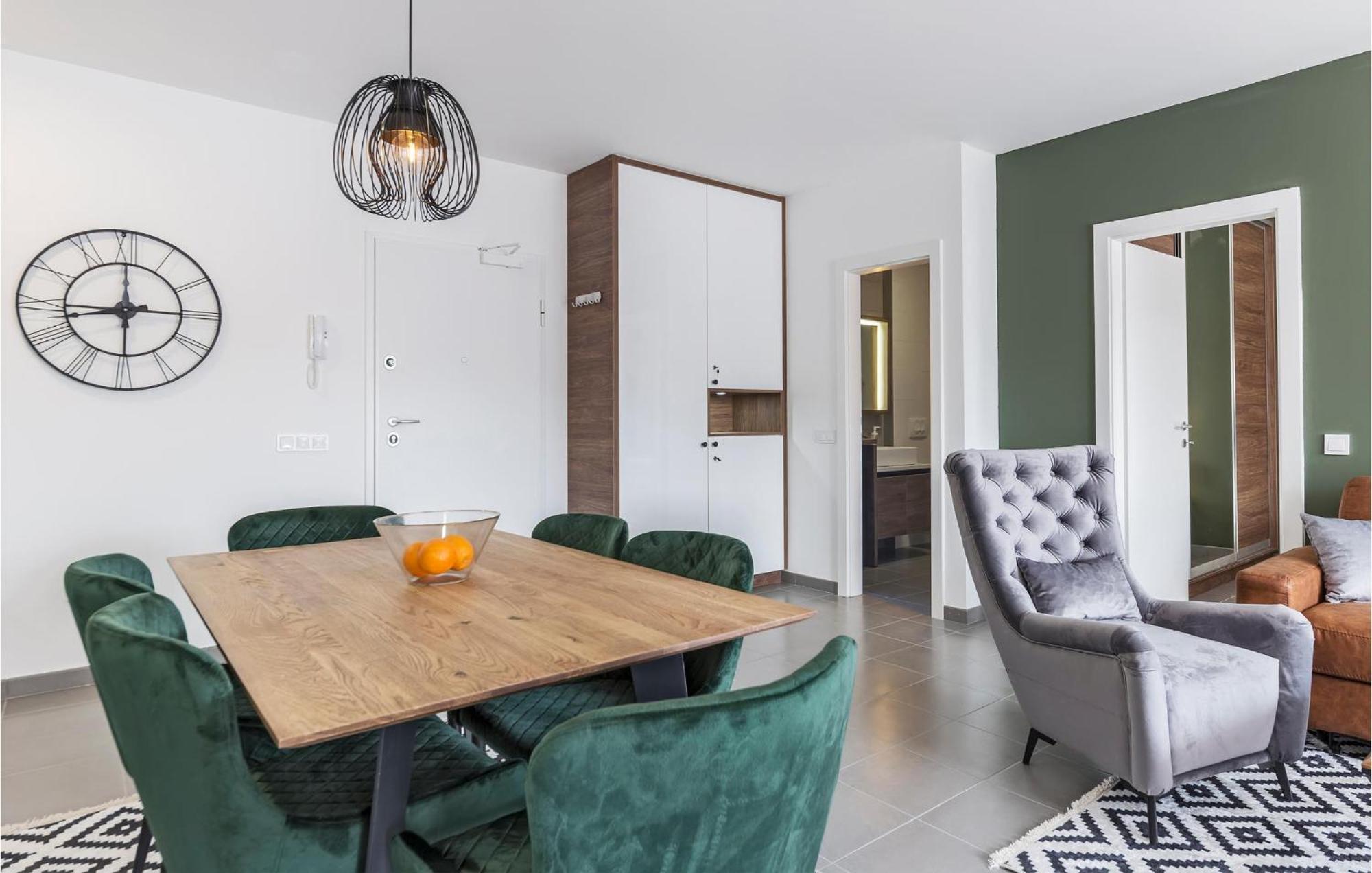 Amazing Apartment In Premantura With Kitchen מראה חיצוני תמונה