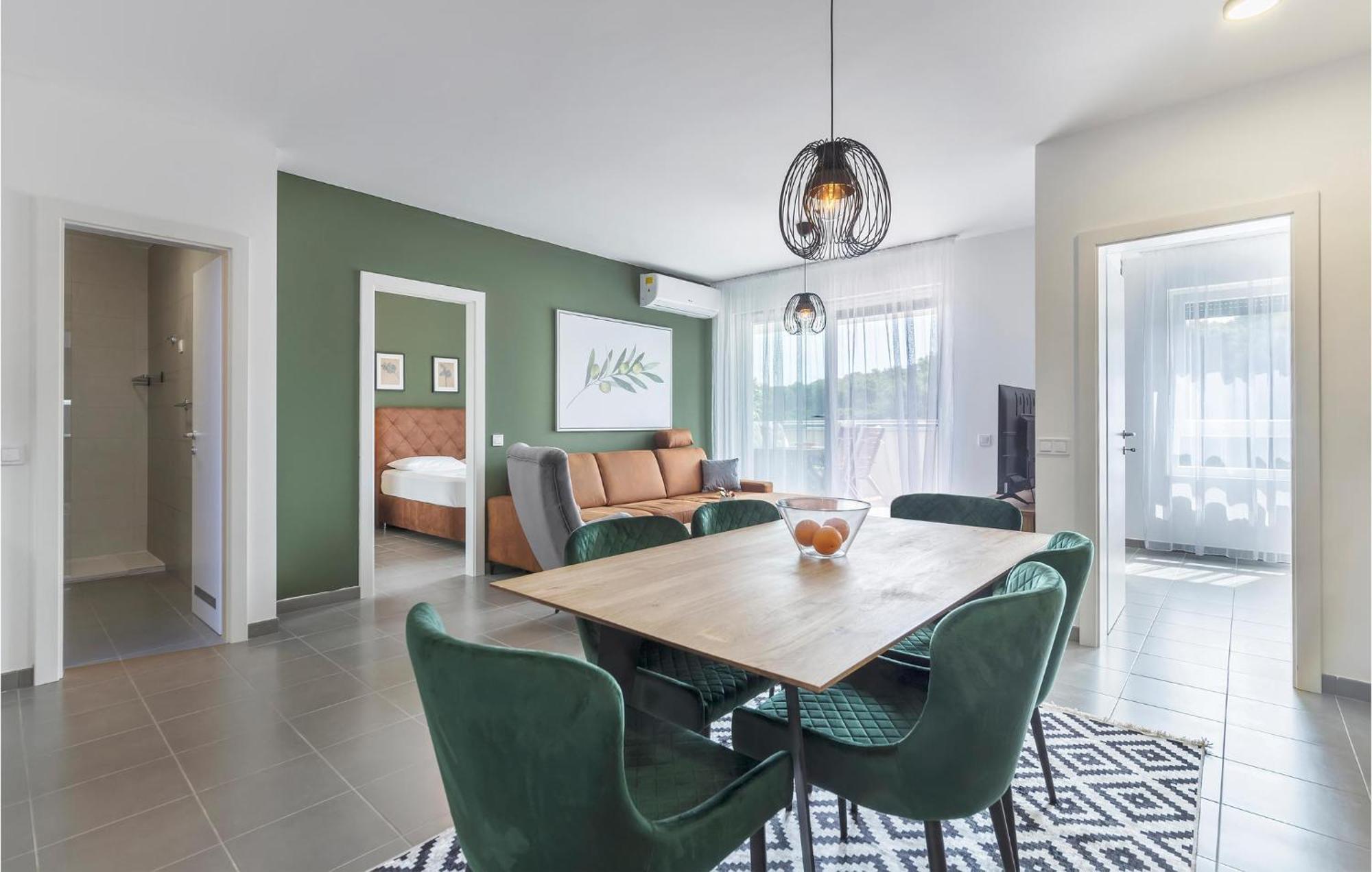 Amazing Apartment In Premantura With Kitchen מראה חיצוני תמונה