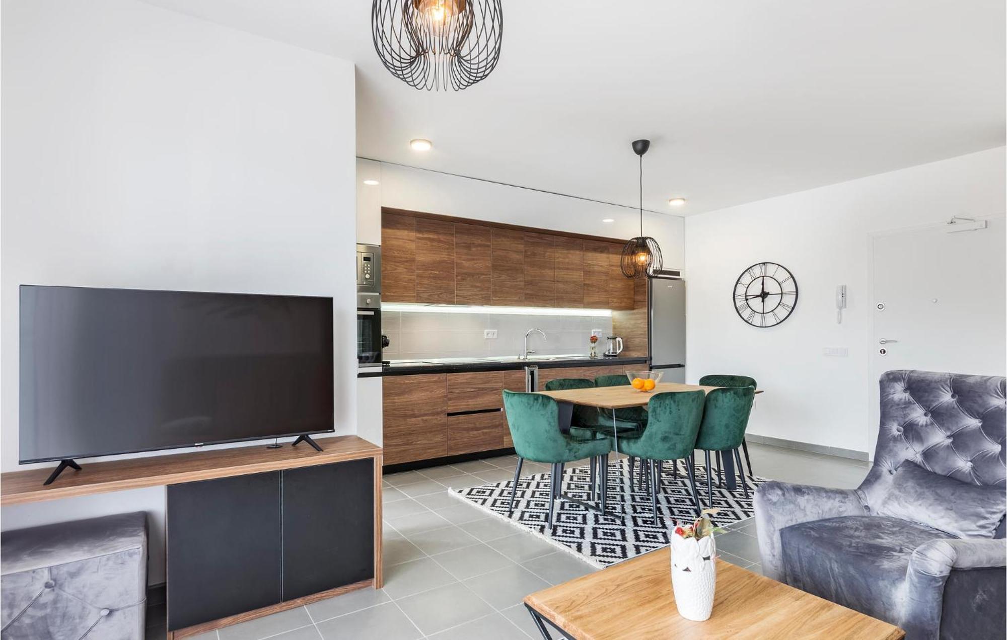 Amazing Apartment In Premantura With Kitchen מראה חיצוני תמונה